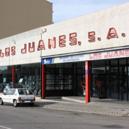 Repuestos de automóvil en Terrassa. imágenes de las instalaciones2