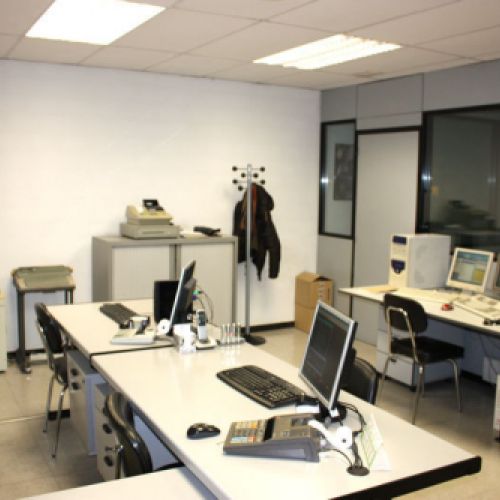 Repuestos de automóvil en Terrassa. imágenes de las instalaciones 12