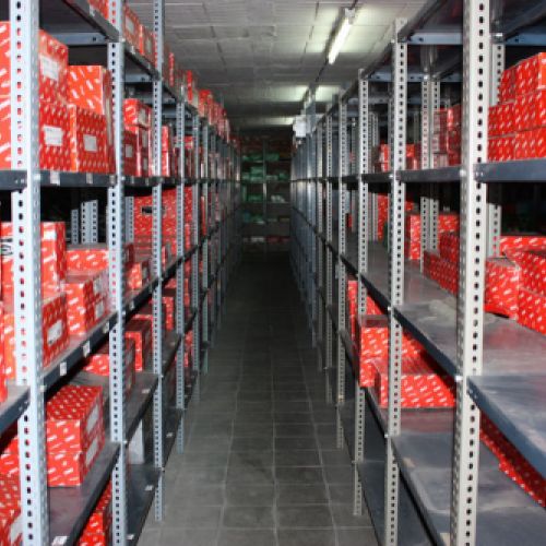 Repuestos de automóvil en Terrassa. imágenes de las instalaciones10